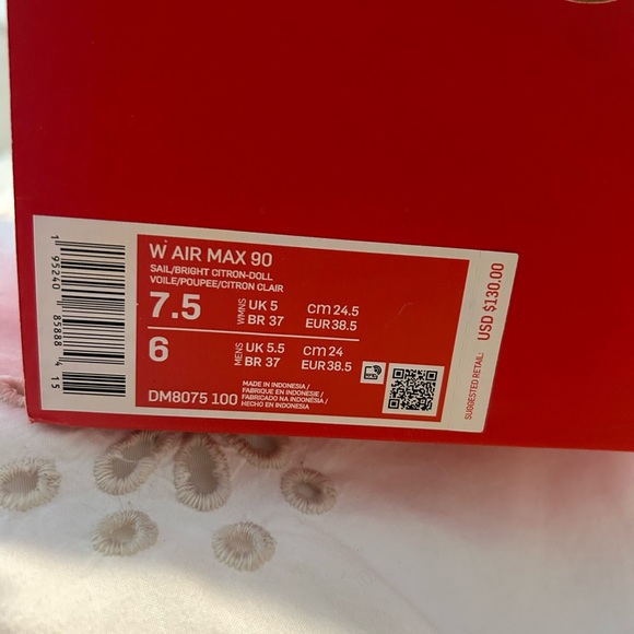 Nike Women’s Air Max 90 size 7.5 - Picture 4 of 4